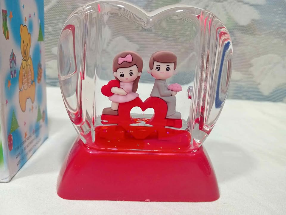 E+ Crystal Glass Heart Showpiece
