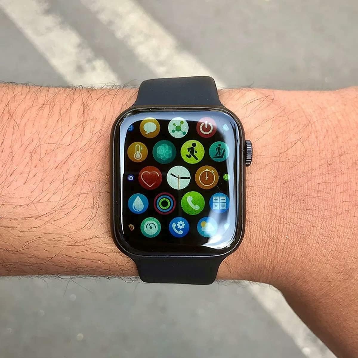 E+ HW16 Smartwatch