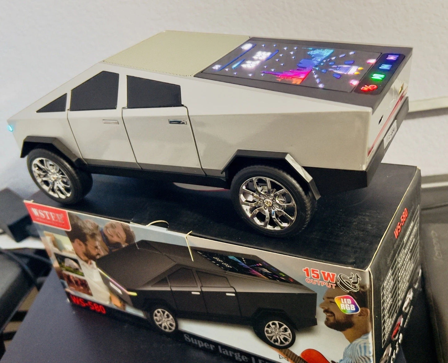 E+ WS-580 Portable Car-Shaped Rechargeable Bluetooth Speaker