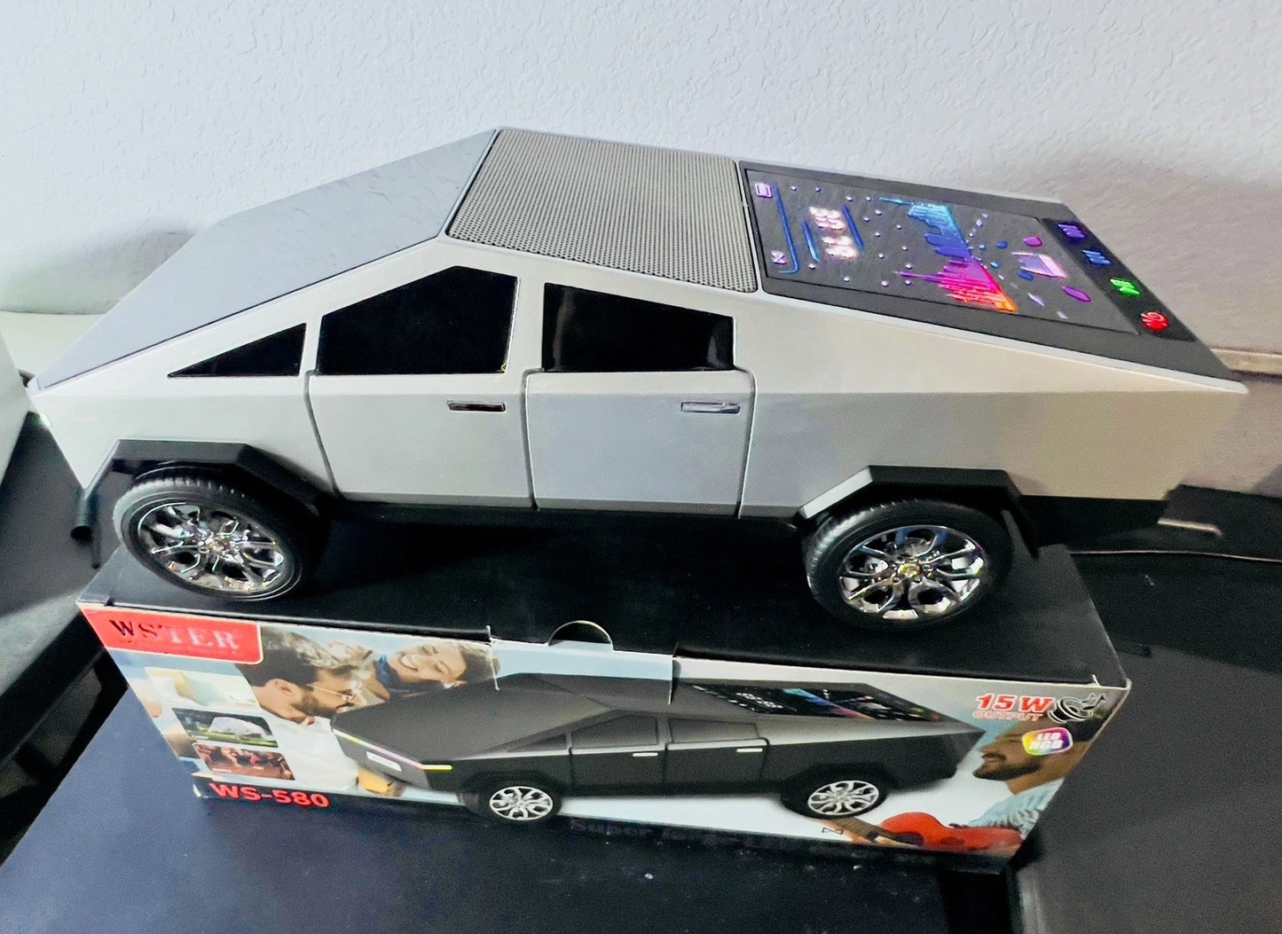 E+ WS-580 Portable Car-Shaped Rechargeable Bluetooth Speaker